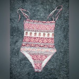 Billabong one piece Swimsuit🌊